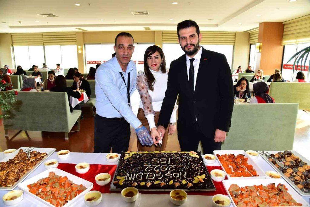 Elazığ’da yeni yıl öncesi sağlıkçılara moral etkinliği