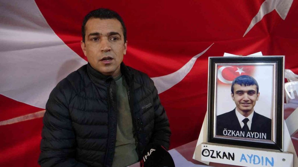 Evlat nöbetindeki baba Aydın: “Kemal Kılıçdaroğlu CHP’yi PKK’nın emrinin altına koymuş”