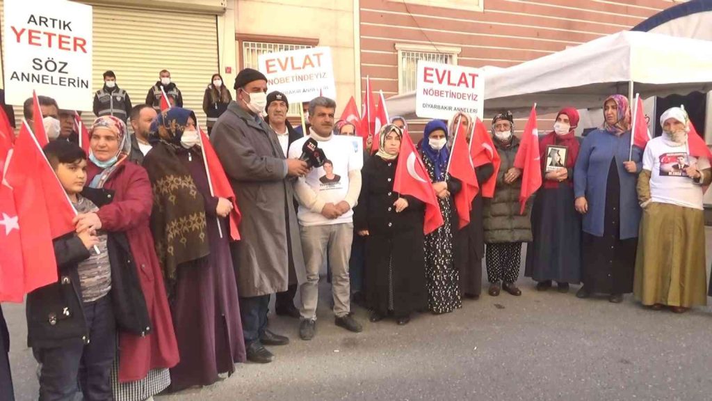 Evlat nöbetindeki baba Celil Begdaş’tan teklif