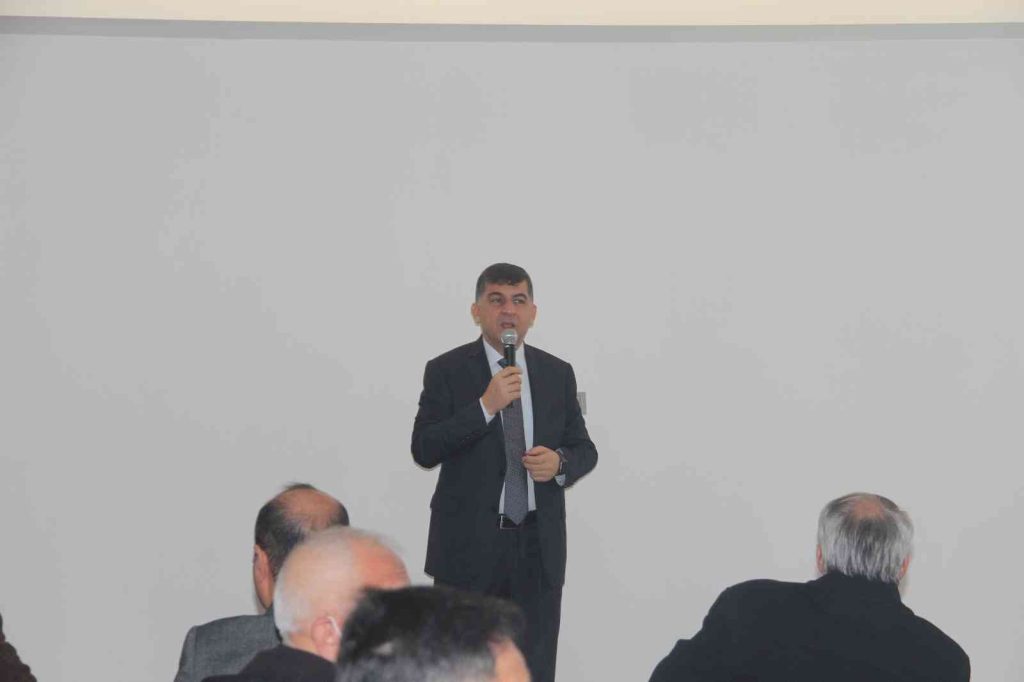 Fadıloğlu, spor muhabirleri ve yazarları ile buluştu