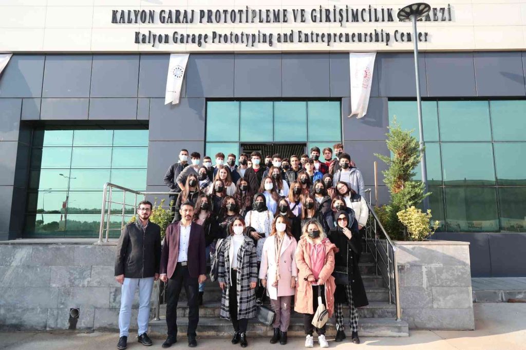 Fen liseliler HKÜ’nün vizyonu ile tanıştı