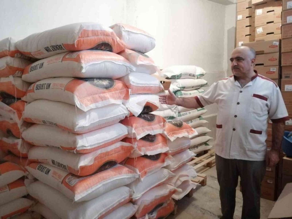 Fırıncılar stokçulara tepki gösterdi