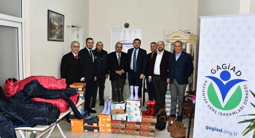 GAGİAD’dan öğrencilere mont ve bot desteği