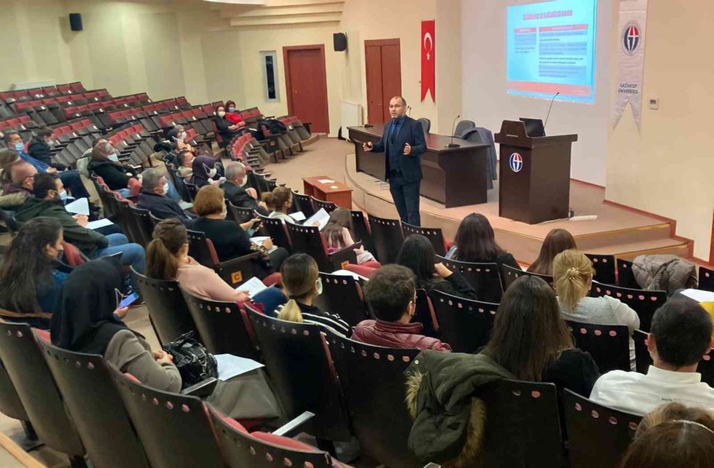 GAÜN’de personele resmi yazışma kuralları anlatıldı