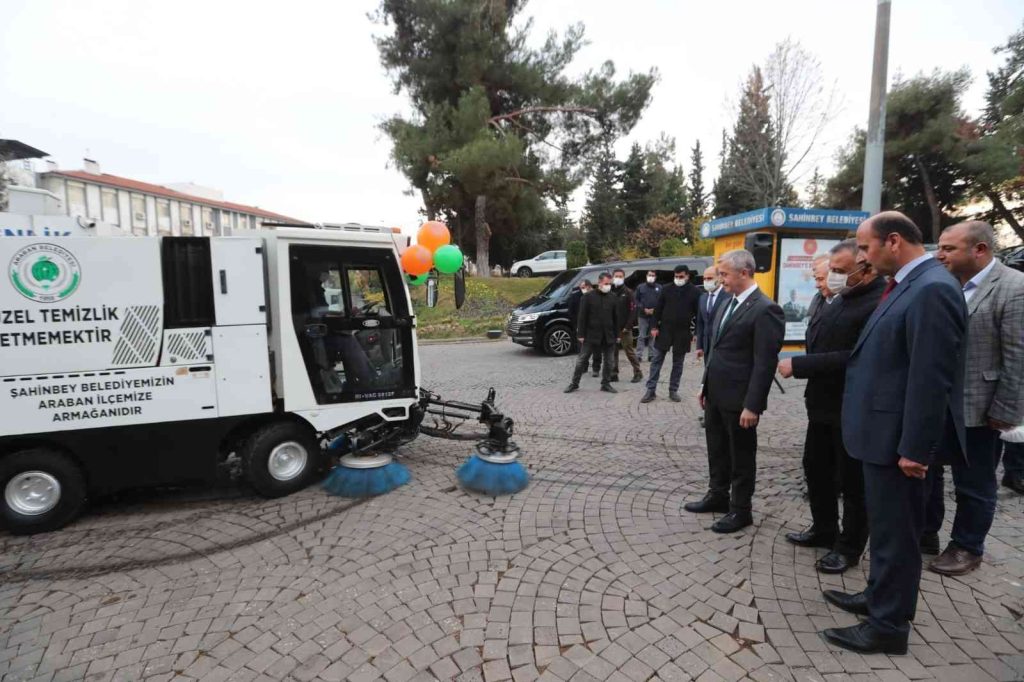 GAZİANTEP – İlçelere vakumlu süpürge aracı