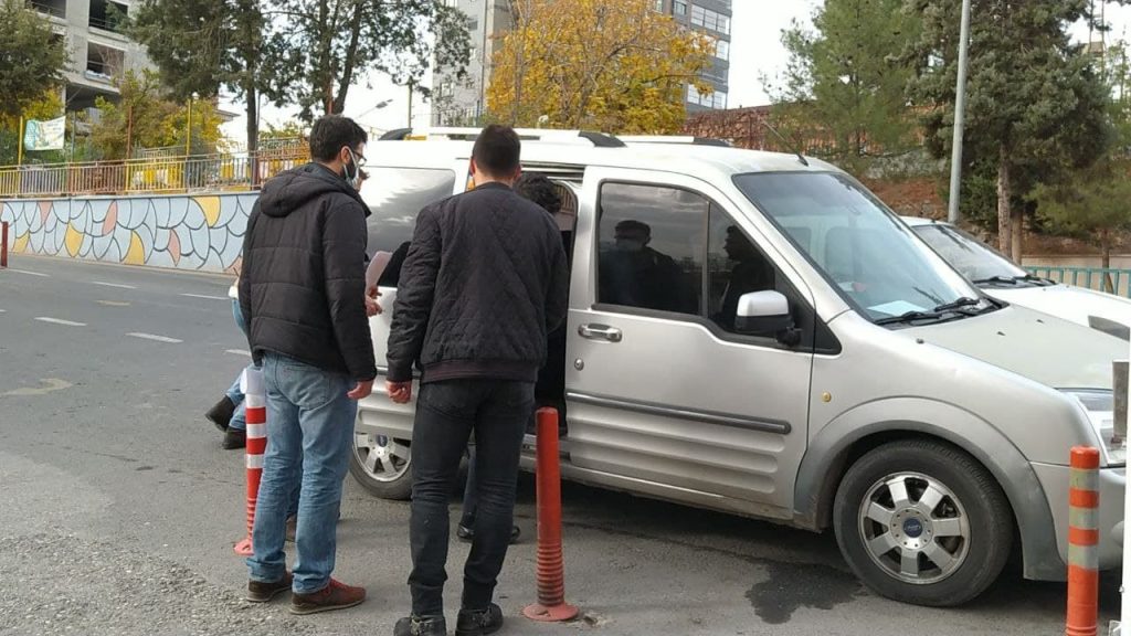 Genç kızı sokak ortasında öldüren zanlı yakalandı