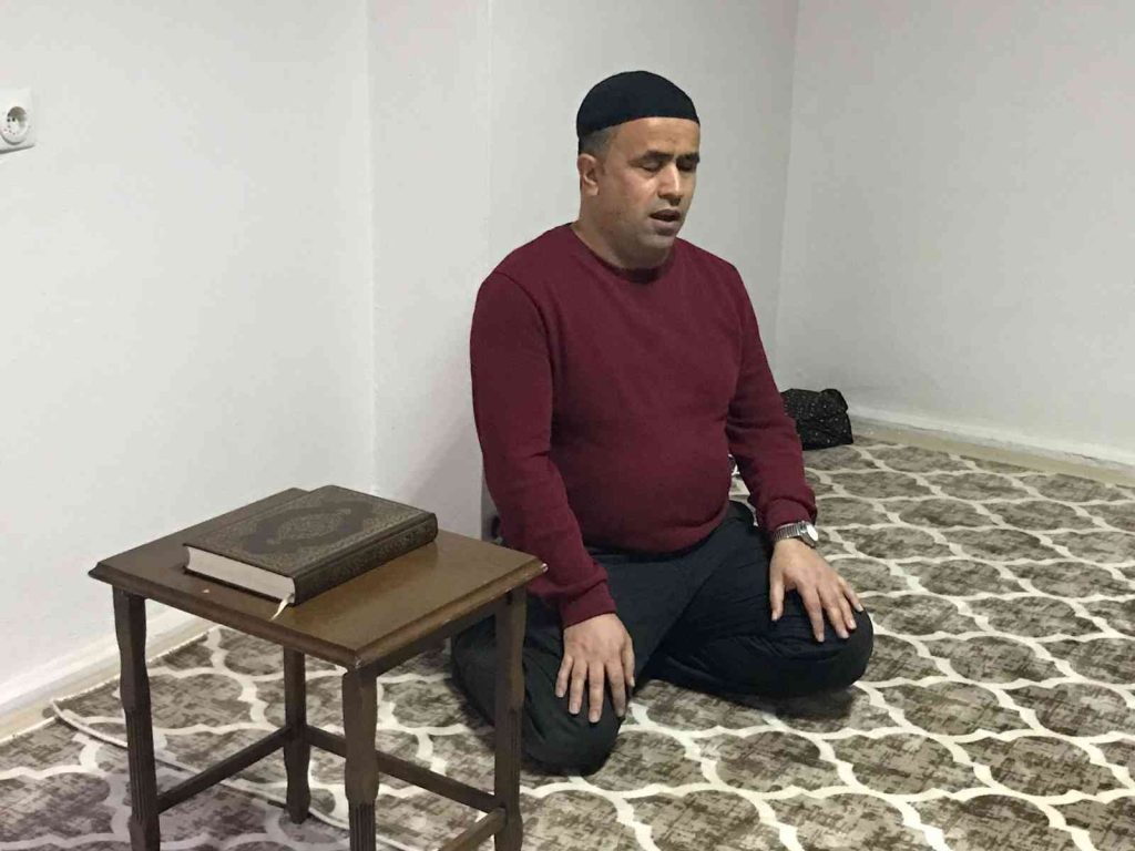 ELAZIĞ – Teypten dinlediği ayetlerle hafız oldu…