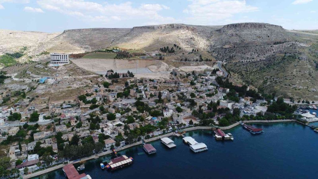 ŞANLIURFA – Halfeti’de 10 adet yüzer duba restoran ihale edilecek