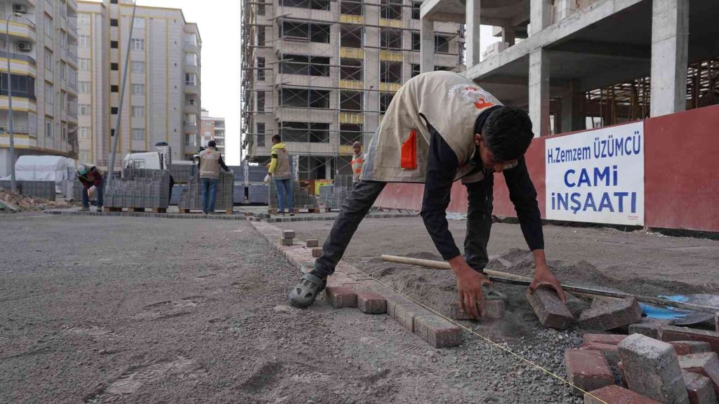 Haliliye’de 3 mahallede çalışmalarını sürdürüyor