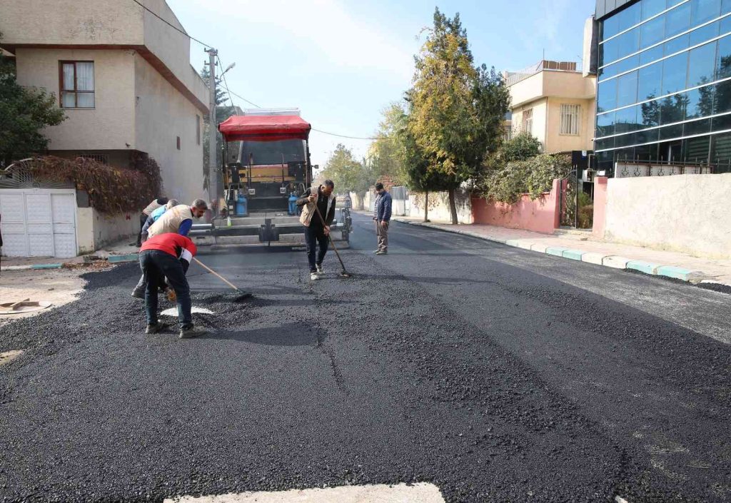 Haliliye’de yol yapım çalışması devam ediyor