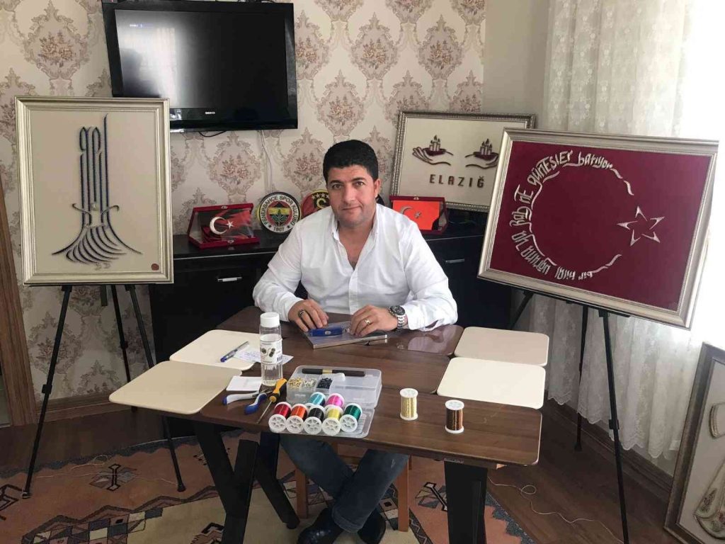 Hobi olarak başladığı filografi sanatında, devlet sanatçısı oldu