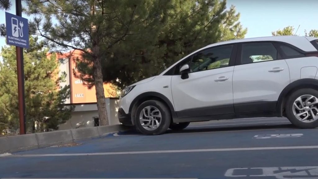 İnönü Üniversitesi’ne elektrikli araç şarj istasyonu