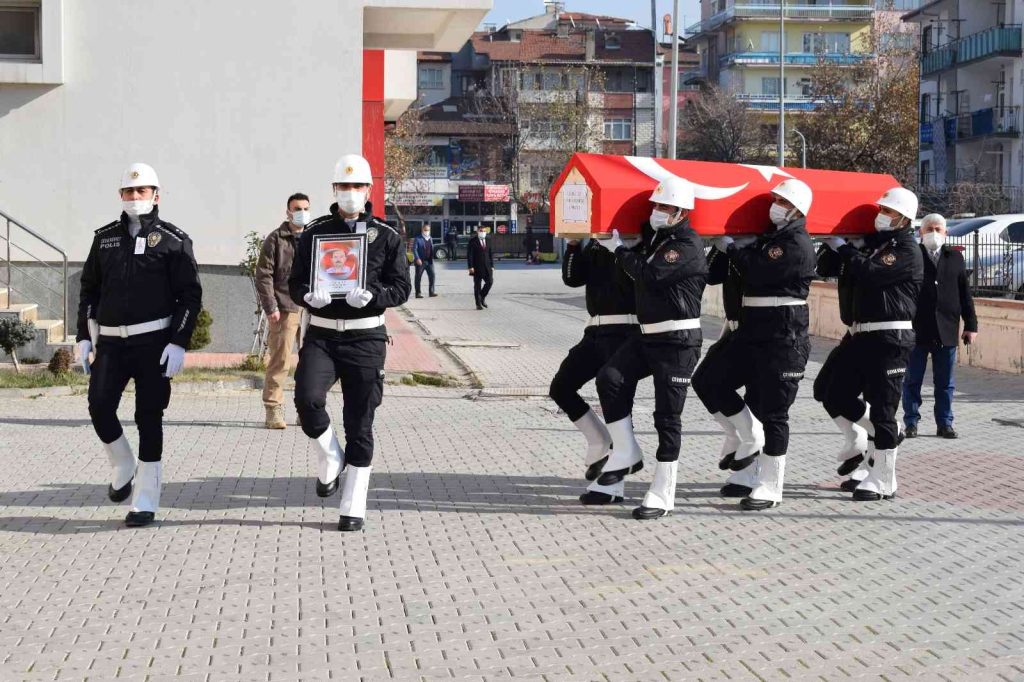 Kalp krizinden hayatını kaybeden polis memuru için tören