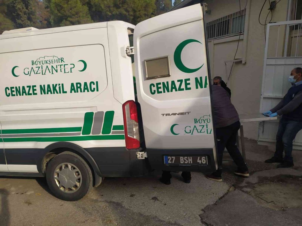 Kamyonetin çarptığı yaşlı adam hayatını kaybetti