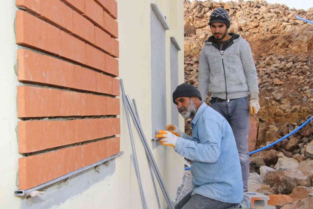 Karaköprüde çok amaçlı salon inşaatında sona gelindi