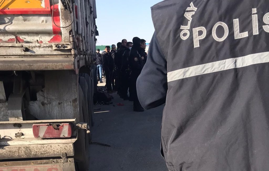 Kazada ölen genç kız son yolculuğuna gelinlikle uğurlandı