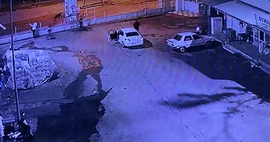 Kiralık araçla fıstık çalmak isteyen şüpheliler fark edilince kaçtı