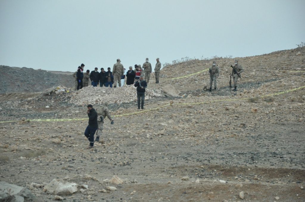 ŞANLIURFA – Köpeklerin kazdığı çukurdan ceset çıktı