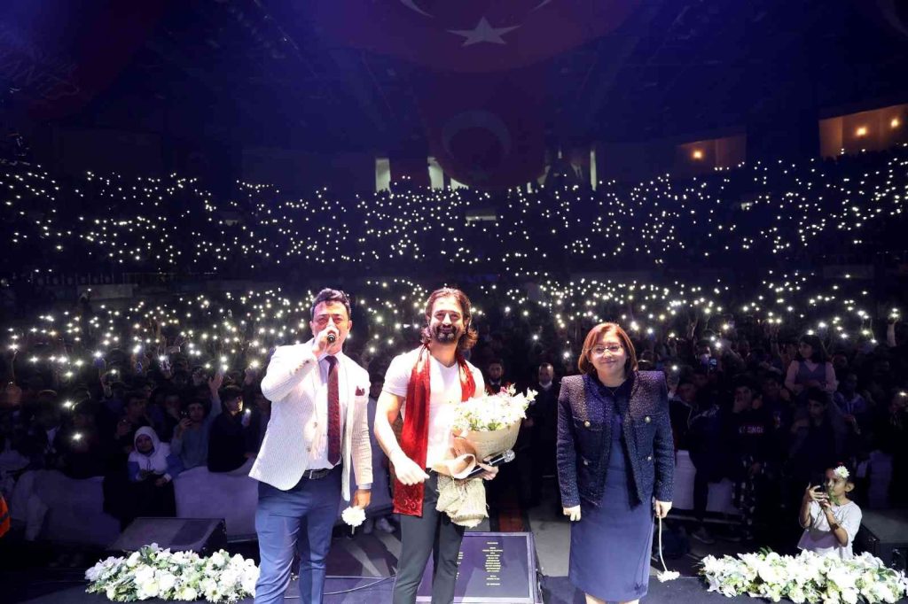 Koray Avcı Gazianteplileri coşturdu