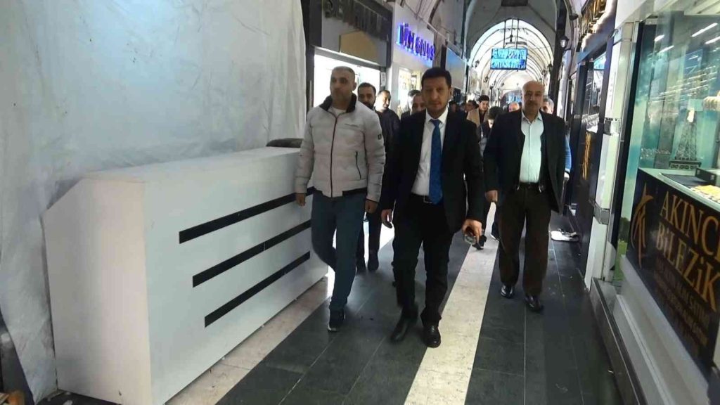 DİYARBAKIR – Kuyumcular odası başkan adayı Türkan, esnafın sorunlarını dinledi