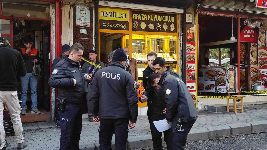 Kuyumcuyu soyan zanlı vurularak yakalandı