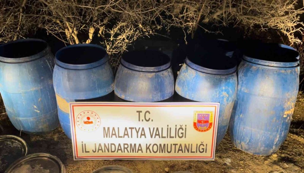 MALATYA –  2 bin litre sahte içki ele geçirildi
