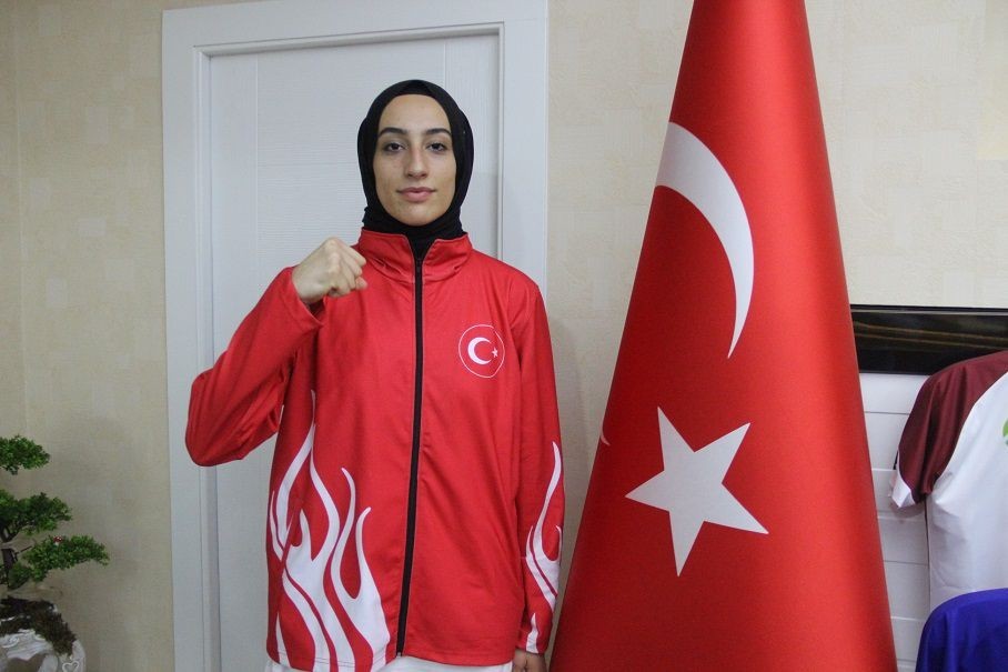 Milletvekili Erol’dan, Elazığ’ın gururu Ahsen’e tebrik telefonu