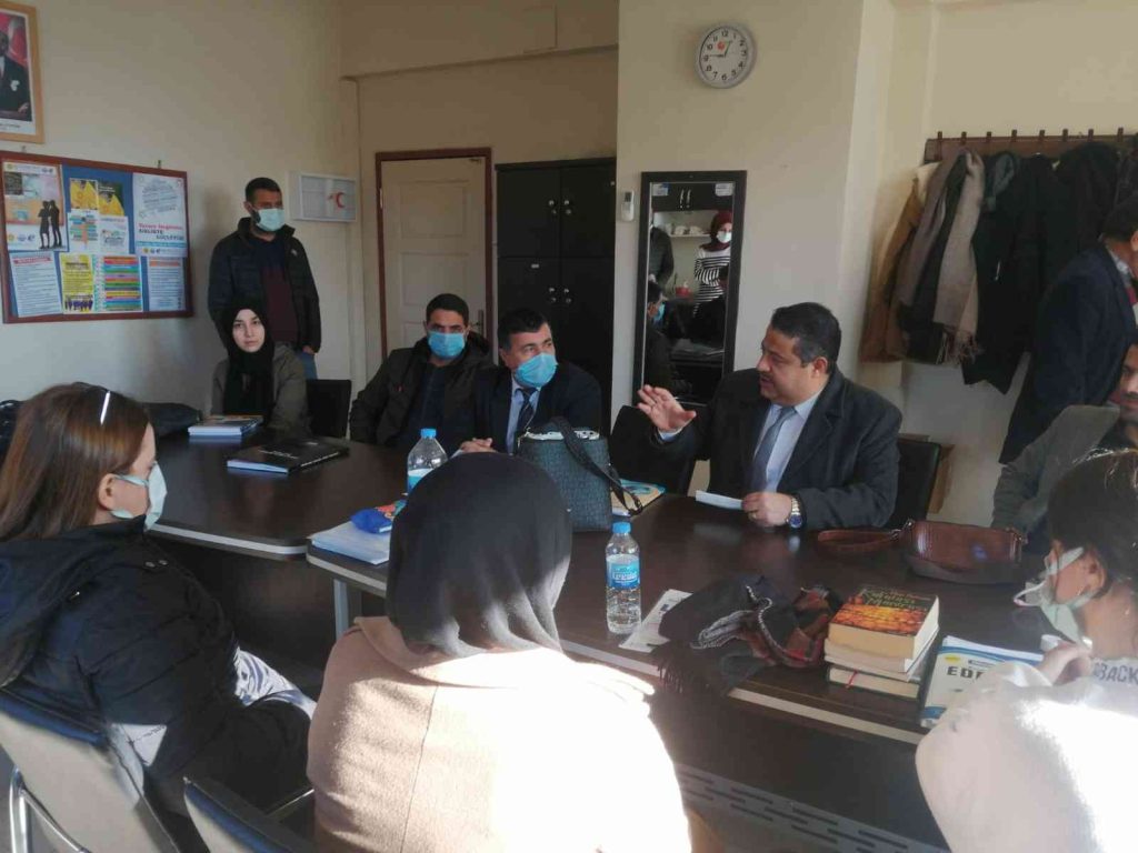 Milli Eğitim Müdürü kazada yaralanan öğrencileri ziyaret etti