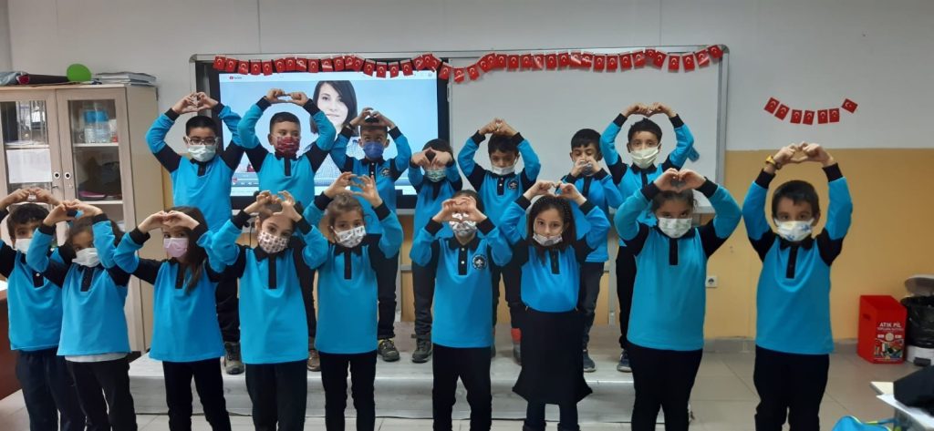 ELAZIĞ – Minik öğrencilerden engellilere videolu destek