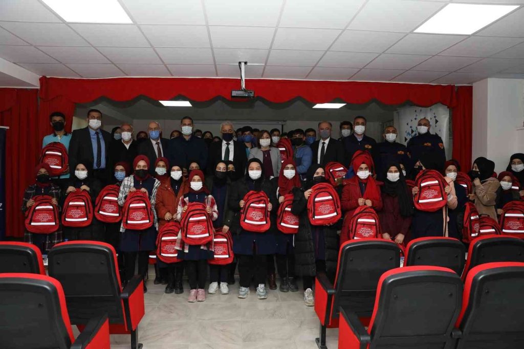 Öğrencilere deprem riskine karşı eğitim