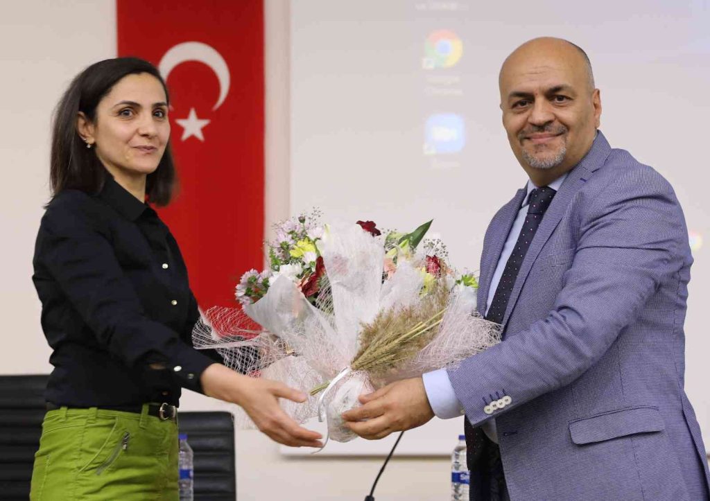 Prof Dr. Altunbaş’dan dijital marka iletişimi konferansı