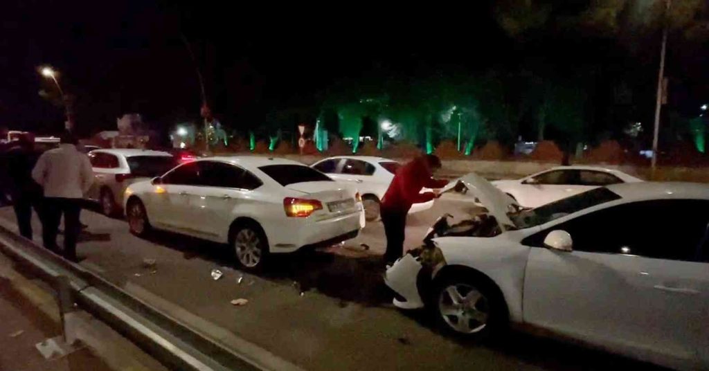 Şanlıurfa’da 4 ayrı kazada 14 araç birbirine girdi