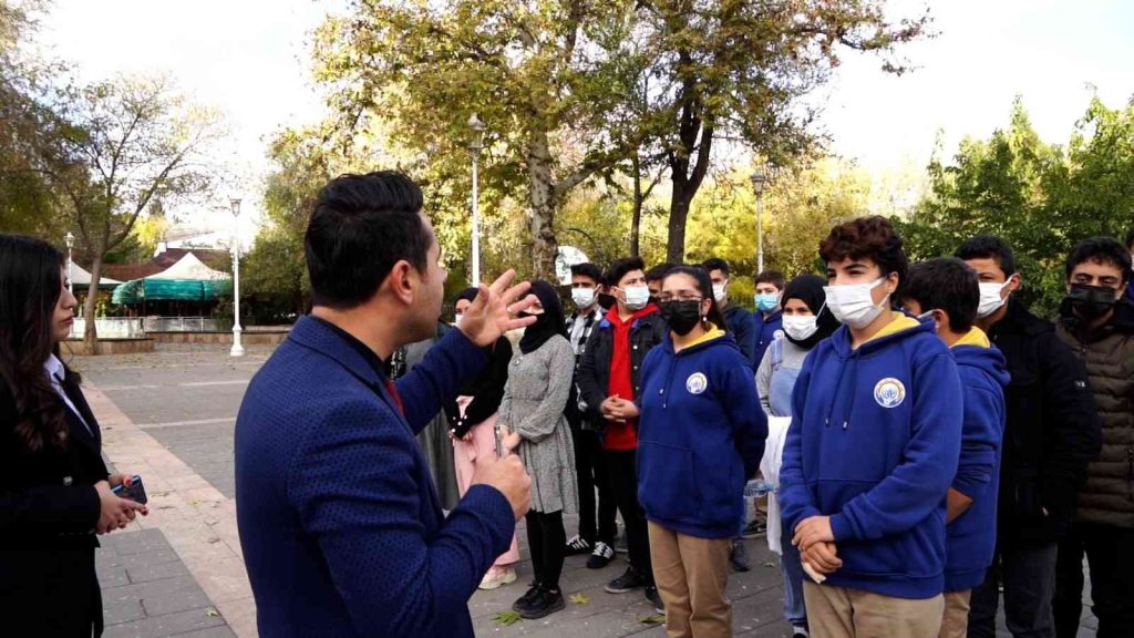 “Savunmanın ayak izleri” öğrencilere yerinde anlatılıyor