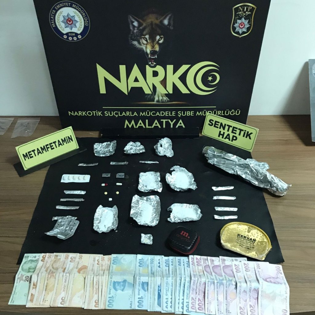 Sokak satıcılarına operasyon: 4 tutuklama