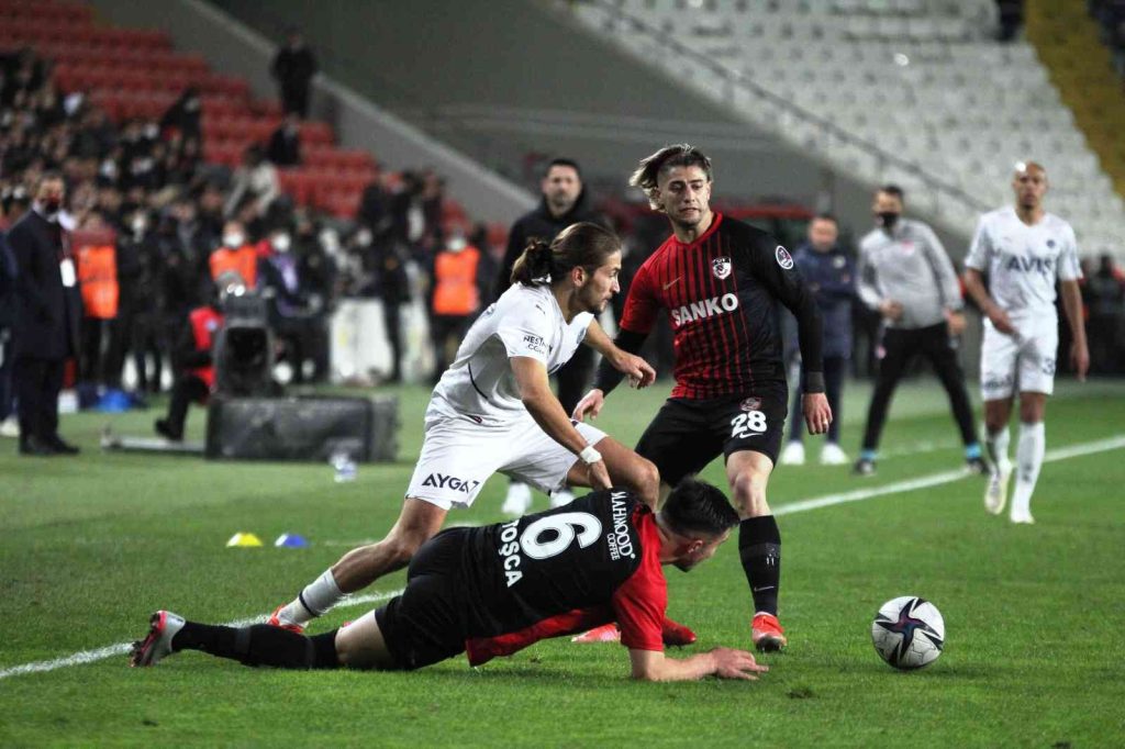 Gaziantep FK: 3 – Fenerbahçe: 2 (Maç Sonucu)