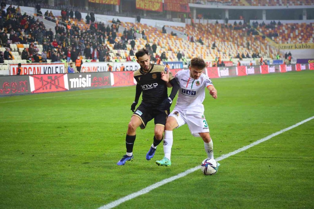 Süper Toto Süper Lig: Yeni Malatyaspor: 2 – Alanyaspor: 3 (ilk yarı)