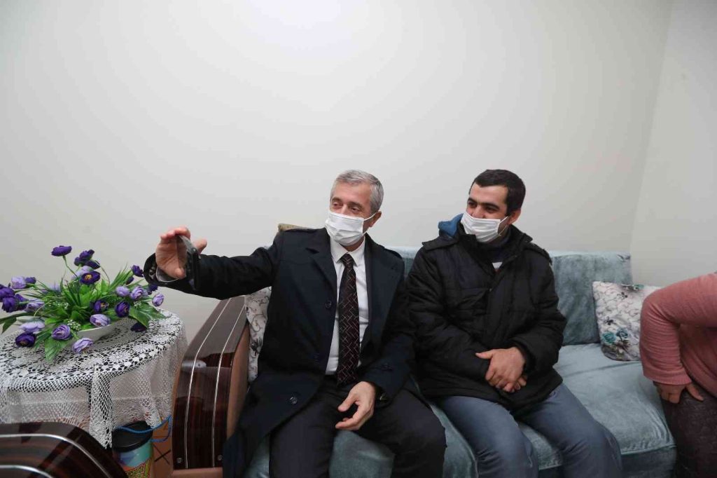 Tahmazoğlu aile ziyaretlerini sürdürüyor