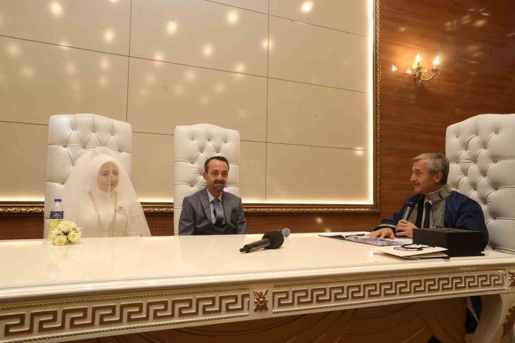 GAZİANTEP – Tahmazoğlu’ndan nikahı kıyılan çifte sürpriz