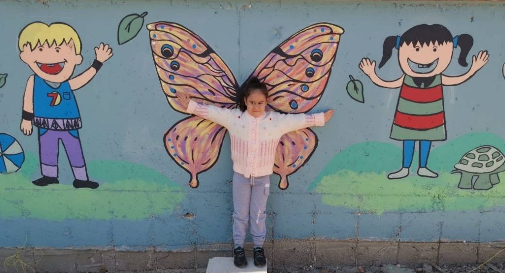 Tedavi gören çocuklar hastane duvarı boyandı