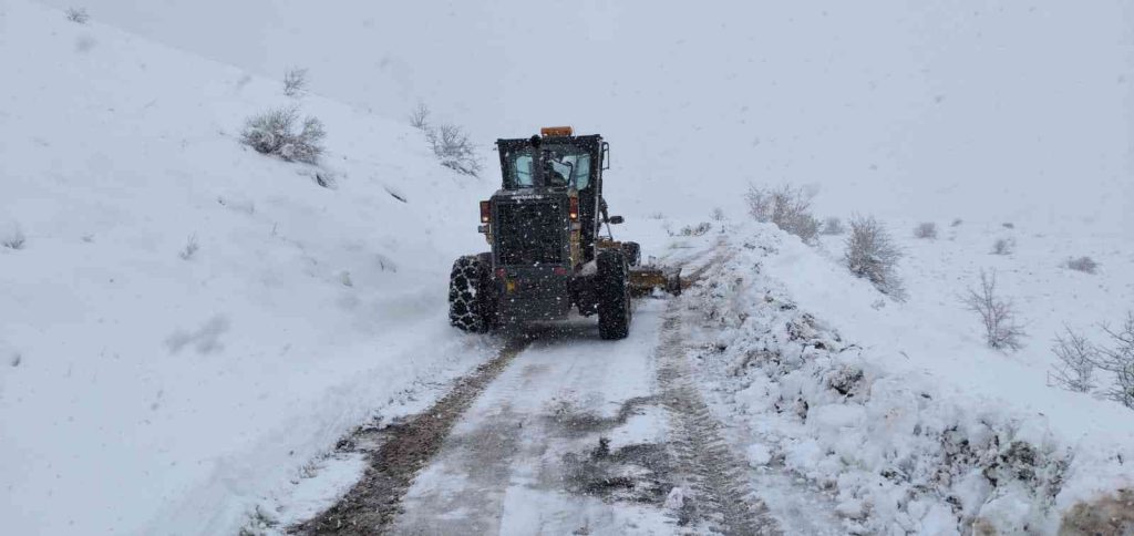 Tunceli’de 144 köy yolu ulaşıma kapandı