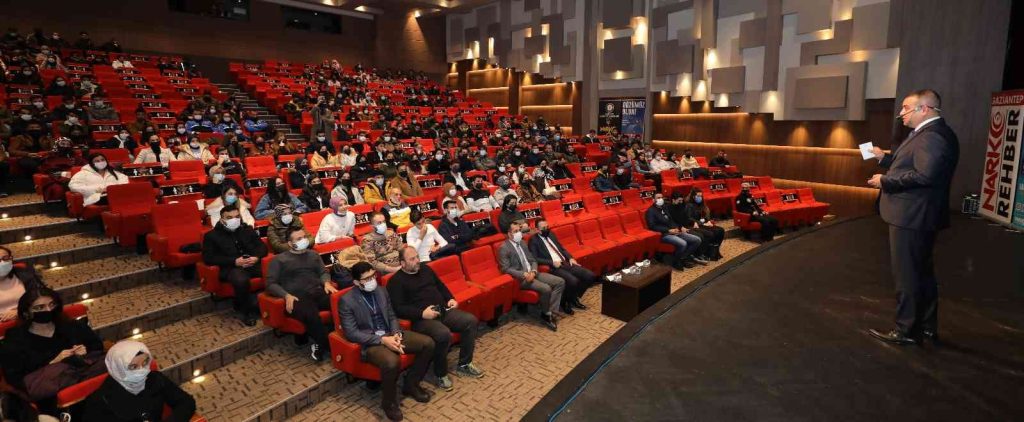 Üniversitede uyuşturucu ile mücadele konferansı