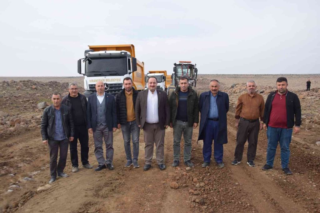 Viranşehir’de stabilize yol çalışması