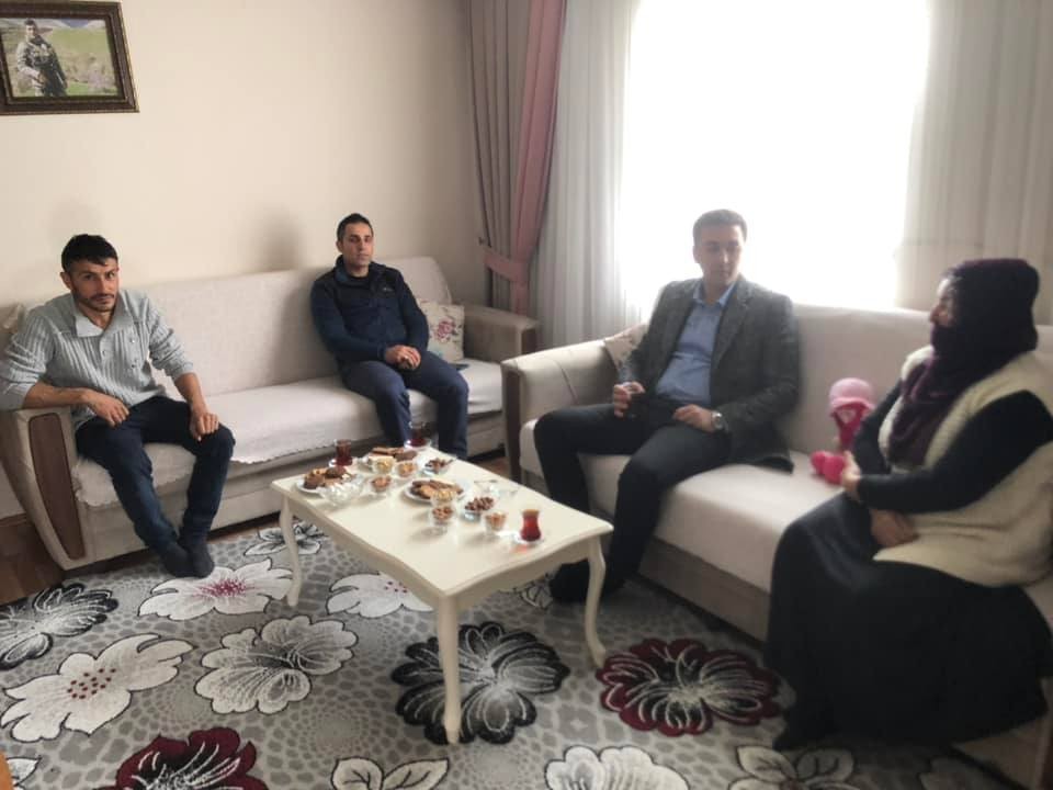 Yedisu Kaymakamı Mehmet Kaya, şehit yakınlarıyla bir araya geldi