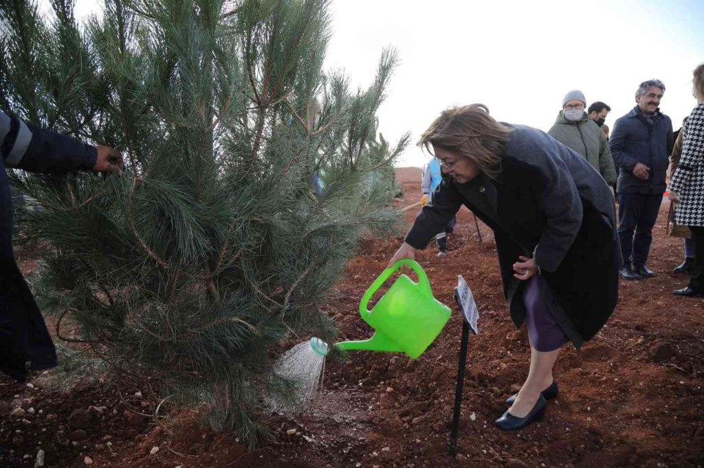 “Yeşil şehirler huzurlu nesiller” için 20’nci durak Fıstıklık mahallesi oldu