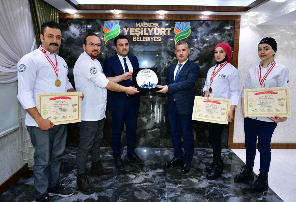 Yeşilyurt lezzetleri 7.Dünya Helal zirvesine damga vurdu