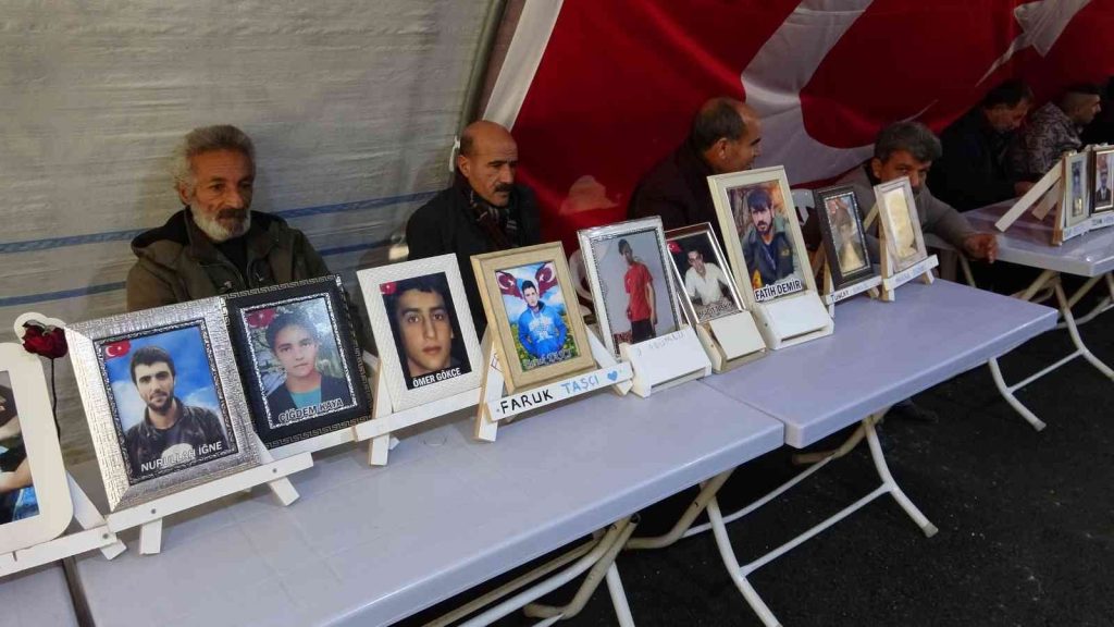 Yüreği yanık ailelerin evlat nöbeti 842’nci gününde