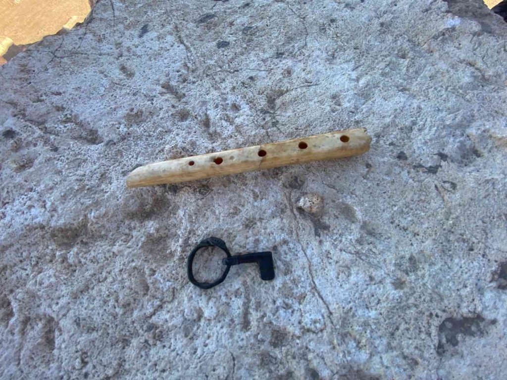 Zerzevan Kalesi’nde 1600 yıllık flüt ve özel anahtar bulundu