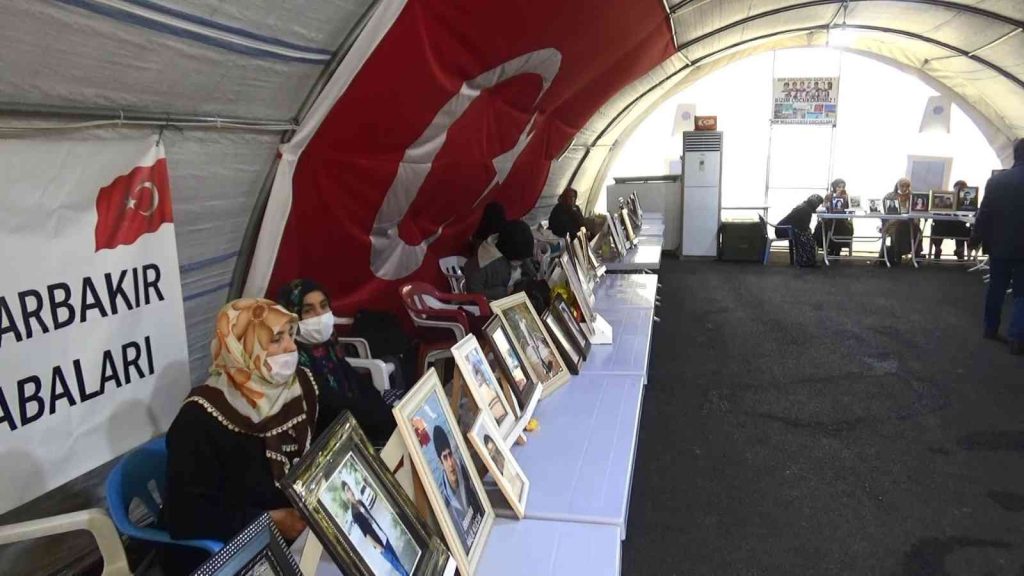 Aileler çocuklarını HDP ve PKK’dan almak için mücadelelerinde kararlı