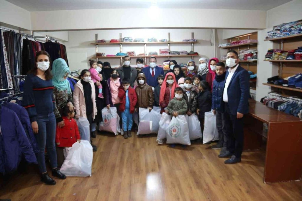 Bağlar Belediyesi 60 binden fazla ihtiyaç sahibini giydirdi