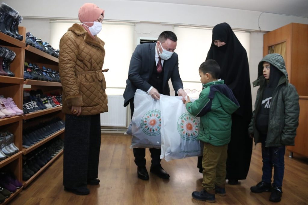 Bağlar Belediyesi tüm imkanlarıyla 24 saat vatandaşların hizmetinde